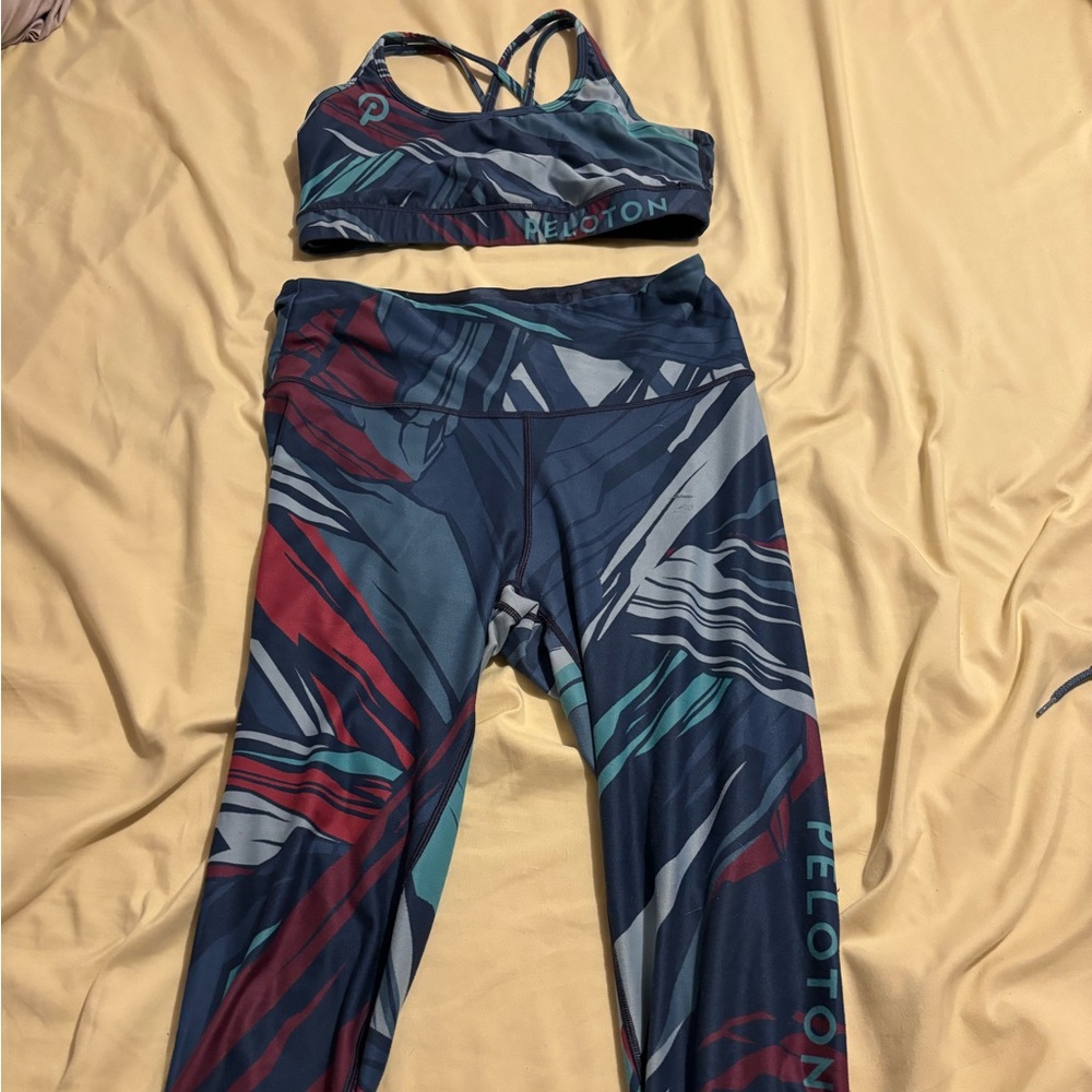 Peloton capri/bra set